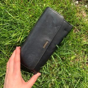 Black fossil wallet